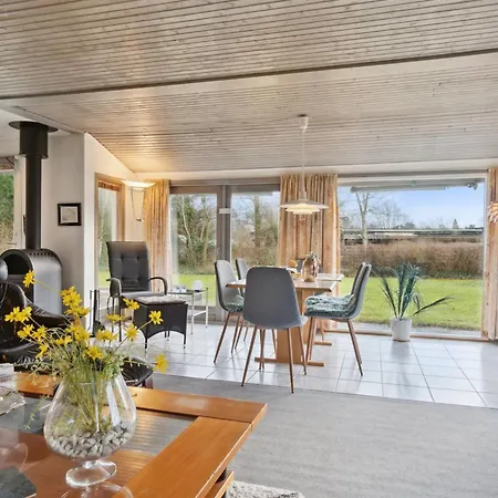 Guthbrand - 900m From The Sea By Interhome *